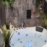 L'estaing Bain Nordique, Sauna アパート